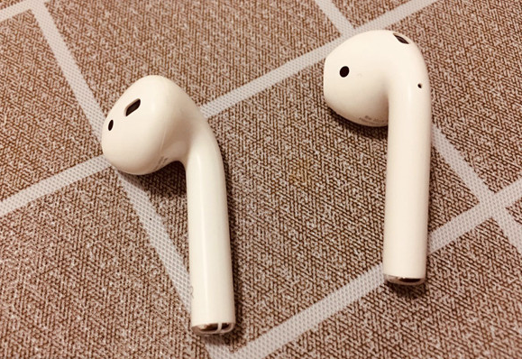 郭明錤：预期苹果最快在 2019 年第四季度推出 2 款新 AirPods