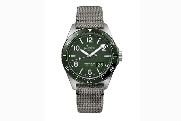 Glashuette Original_1-36-13-07-83-34_SeaQ_PD_Reed Green_Front_rgb_17cm.png